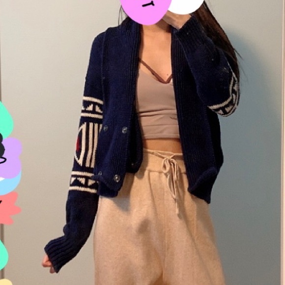 Aritzia Cardigan - Picture 1 of 8